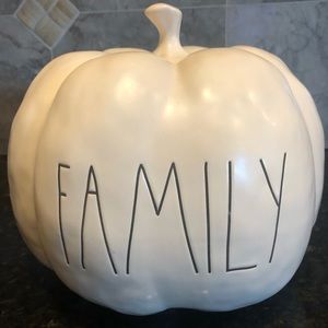 💚 RAE DUNN 🎃LARGE FAMILY PUMPKIN 🎃 NEW
